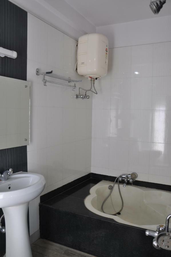 Hotel Simla Siliguri Ngoại thất bức ảnh